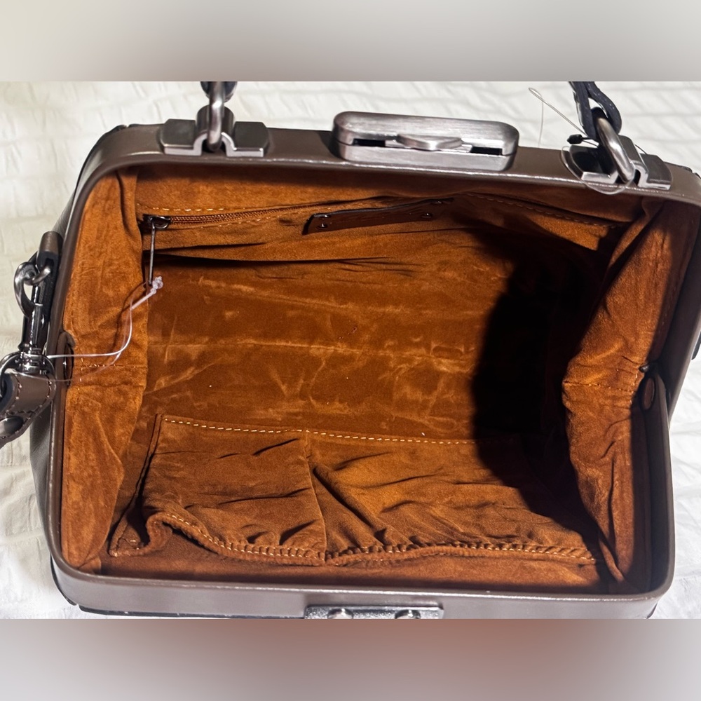 Patricia Nash Gracchi rose tooled mushroom color handbag brand new reg $ 279 - Picture 10 of 12